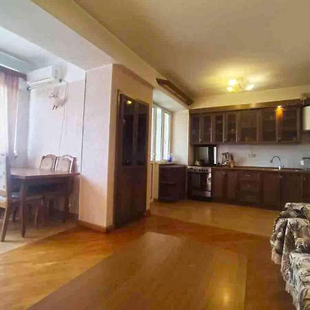 3 Room Apartment In Small Center Of Jerevan Exteriér fotografie
